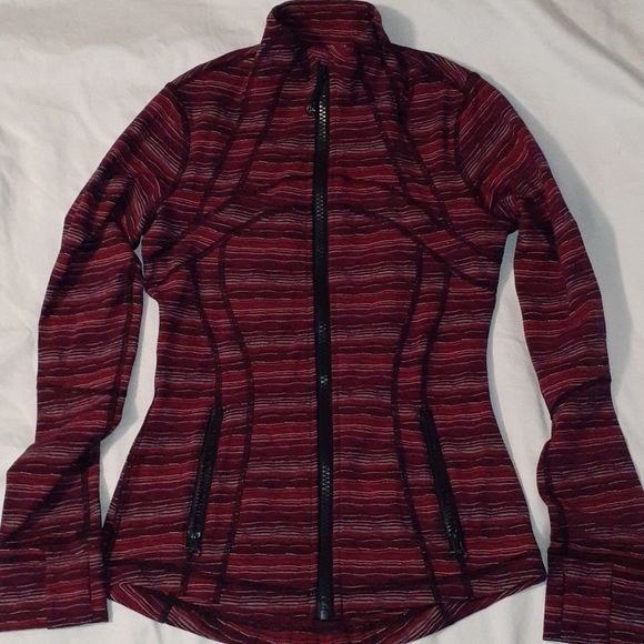Lululemon Define Jacket
Space Dye‎ Regal Plum 4 - Picture 6 of 13